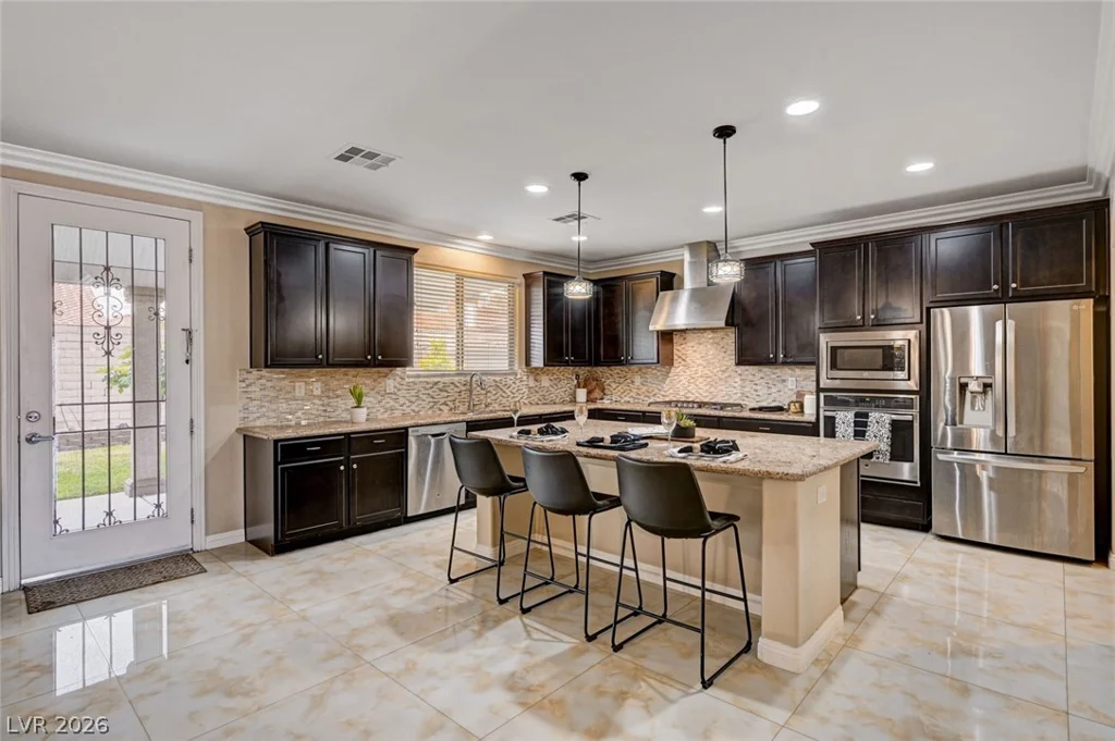 8223 Saddleback Ledge, Las Vegas, NV 89147