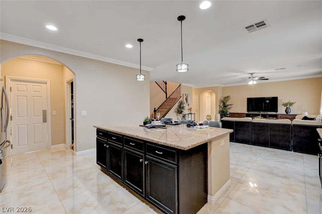 8223 Saddleback Ledge, Las Vegas, NV 89147