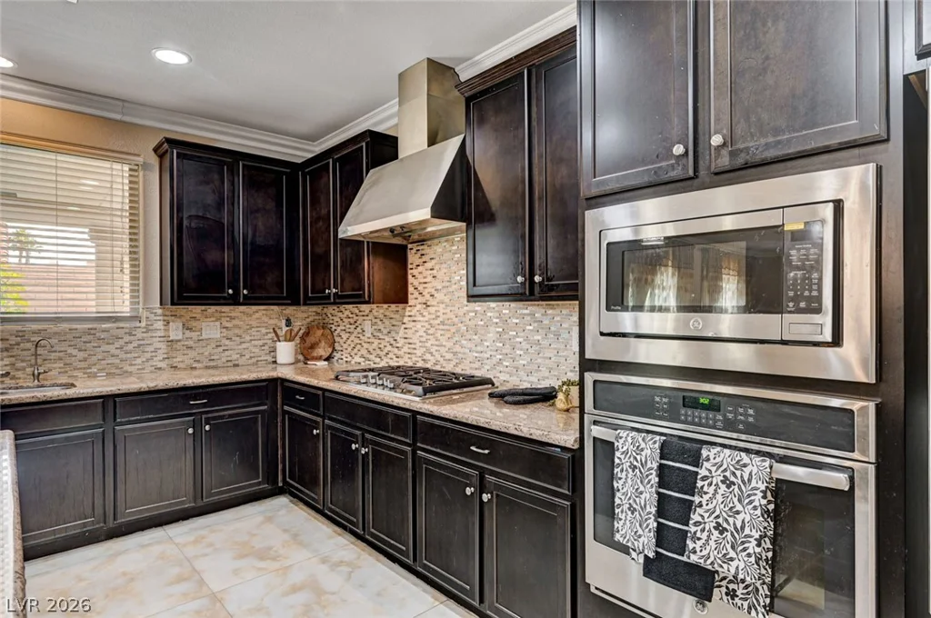 8223 Saddleback Ledge, Las Vegas, NV 89147