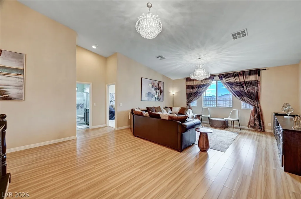 8223 Saddleback Ledge, Las Vegas, NV 89147