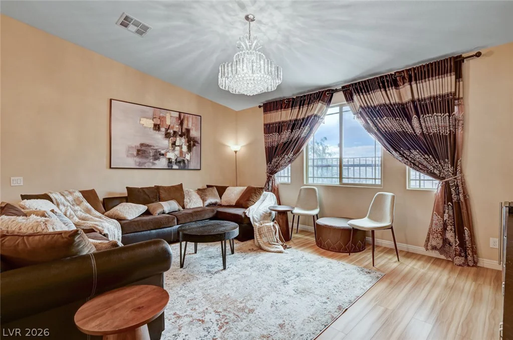 8223 Saddleback Ledge, Las Vegas, NV 89147