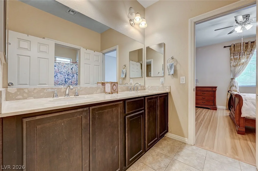 8223 Saddleback Ledge, Las Vegas, NV 89147