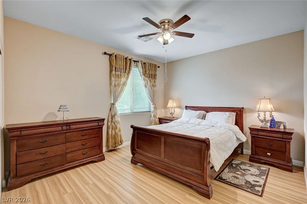 8223 Saddleback Ledge, Las Vegas, NV 89147