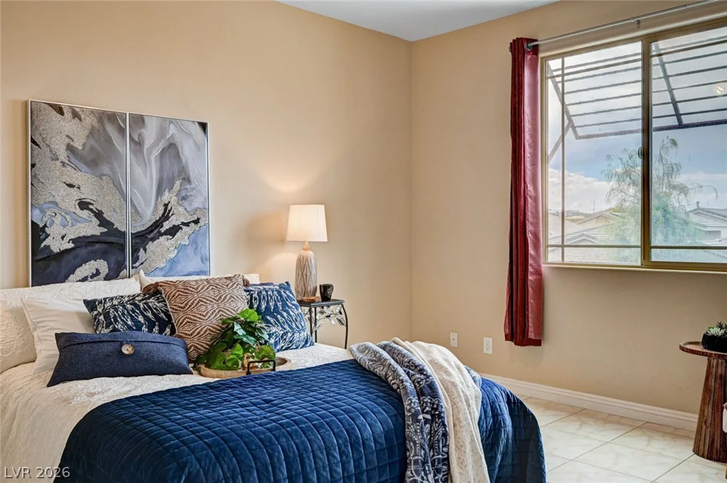 8223 Saddleback Ledge, Las Vegas, NV 89147