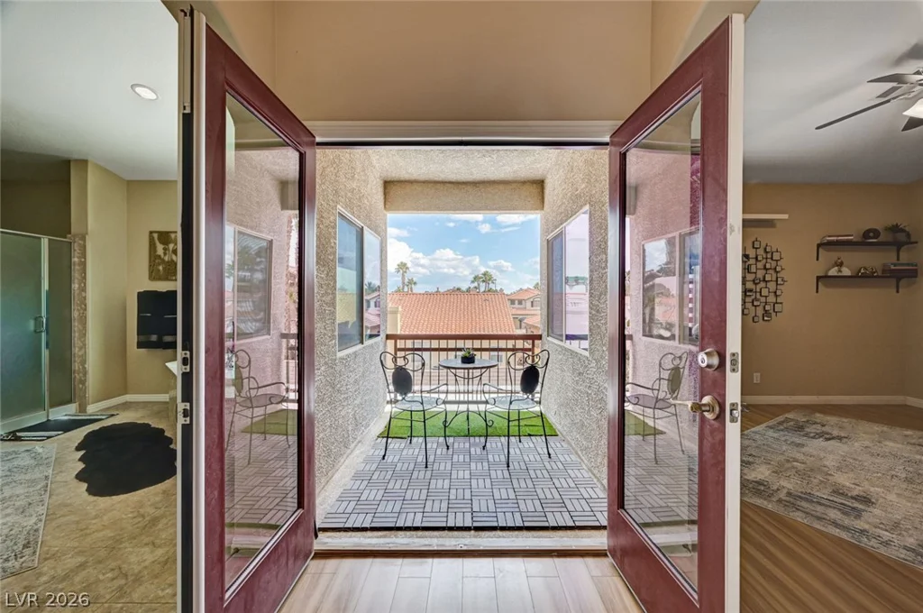 8223 Saddleback Ledge, Las Vegas, NV 89147