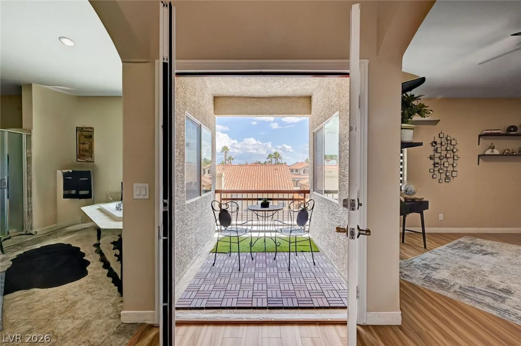 8223 Saddleback Ledge, Las Vegas, NV 89147