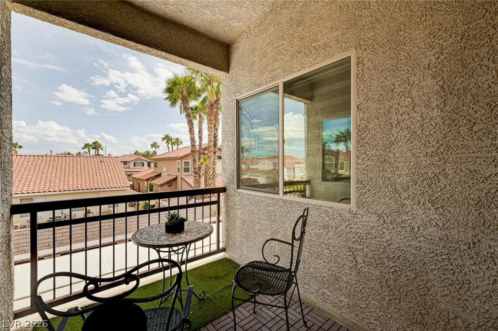 8223 Saddleback Ledge, Las Vegas, NV 89147