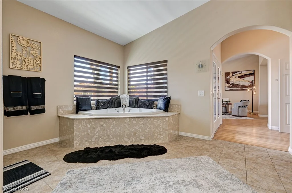 8223 Saddleback Ledge, Las Vegas, NV 89147