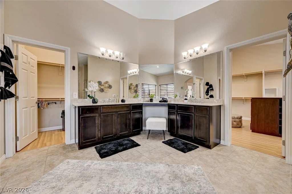 8223 Saddleback Ledge, Las Vegas, NV 89147