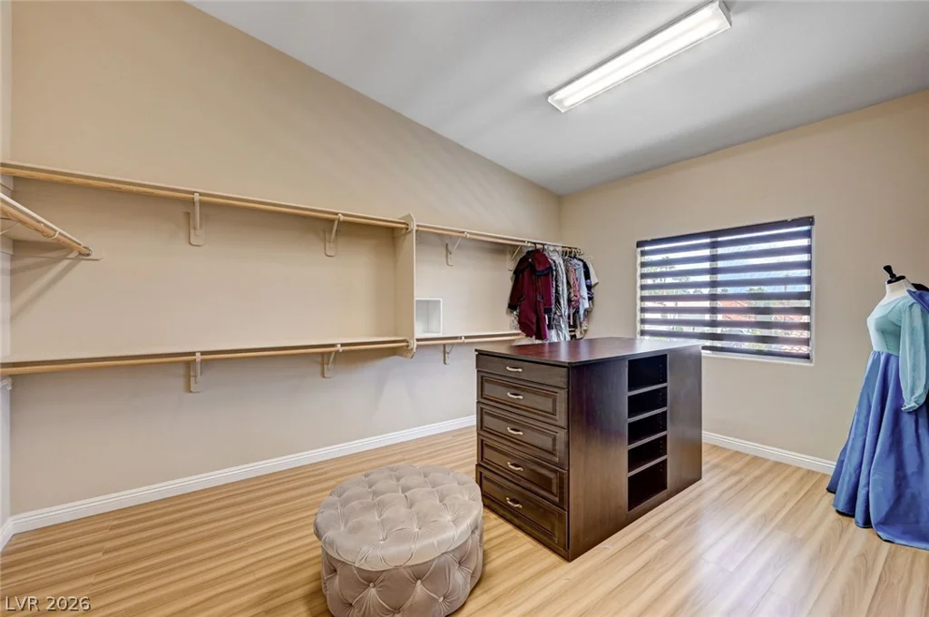 8223 Saddleback Ledge, Las Vegas, NV 89147