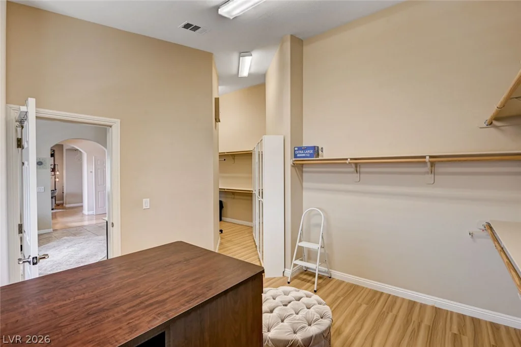 8223 Saddleback Ledge, Las Vegas, NV 89147