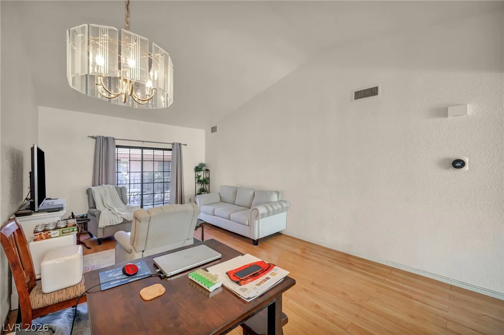 2851 Valley View, Las Vegas, NV 89102