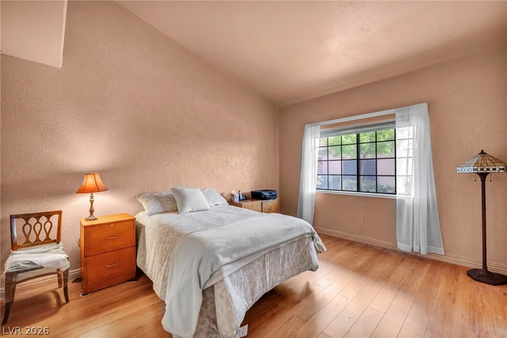 2851 Valley View, Las Vegas, NV 89102