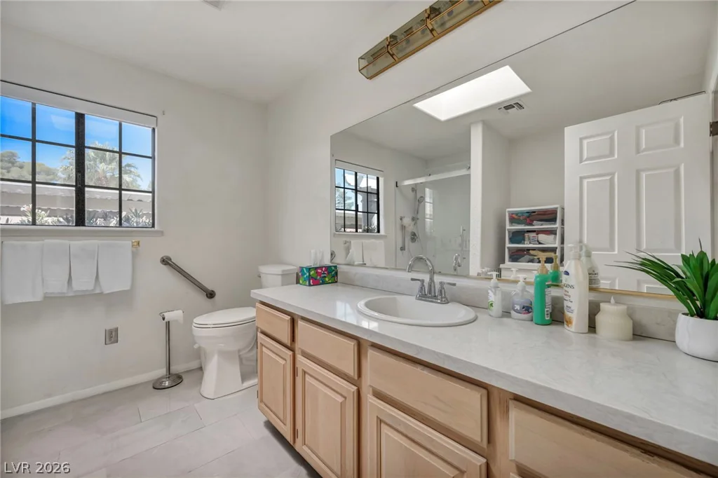 2851 Valley View, Las Vegas, NV 89102