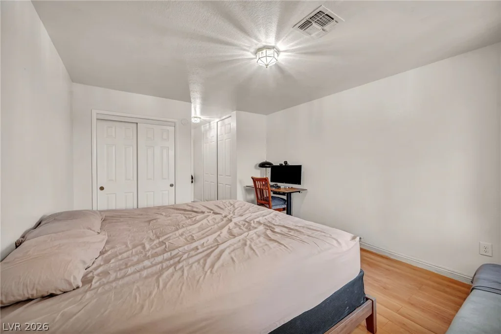 2851 Valley View, Las Vegas, NV 89102
