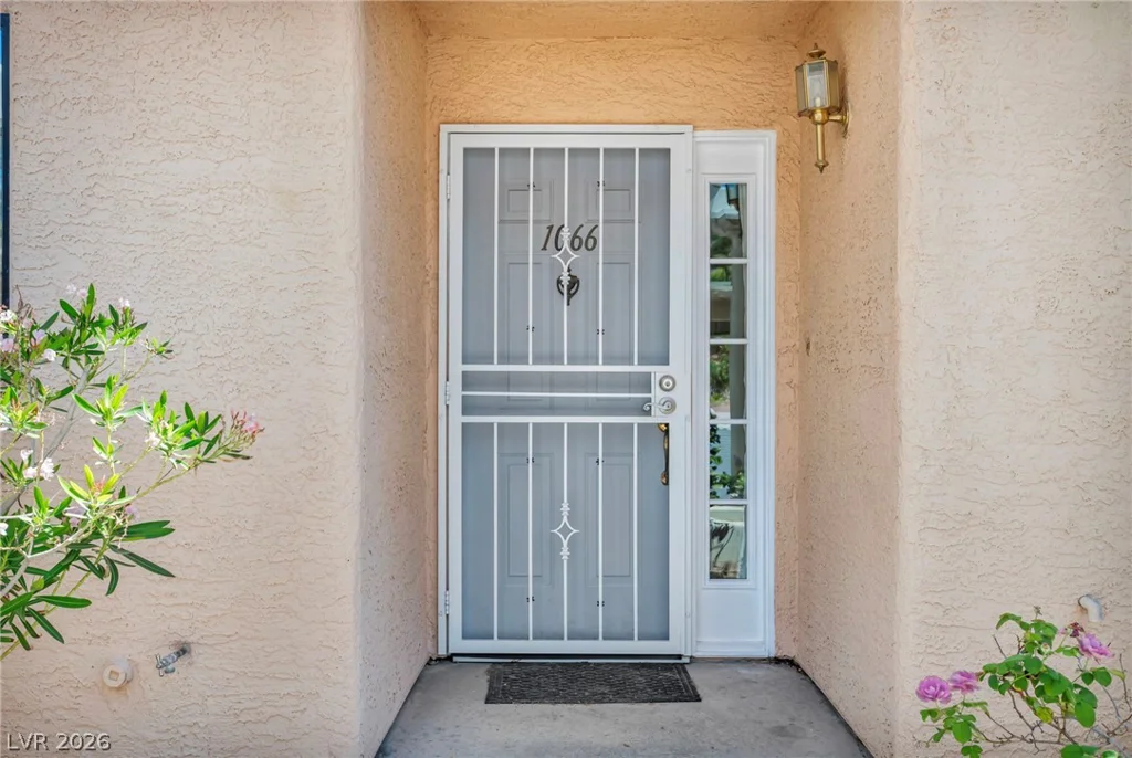 2851 Valley View, Las Vegas, NV 89102