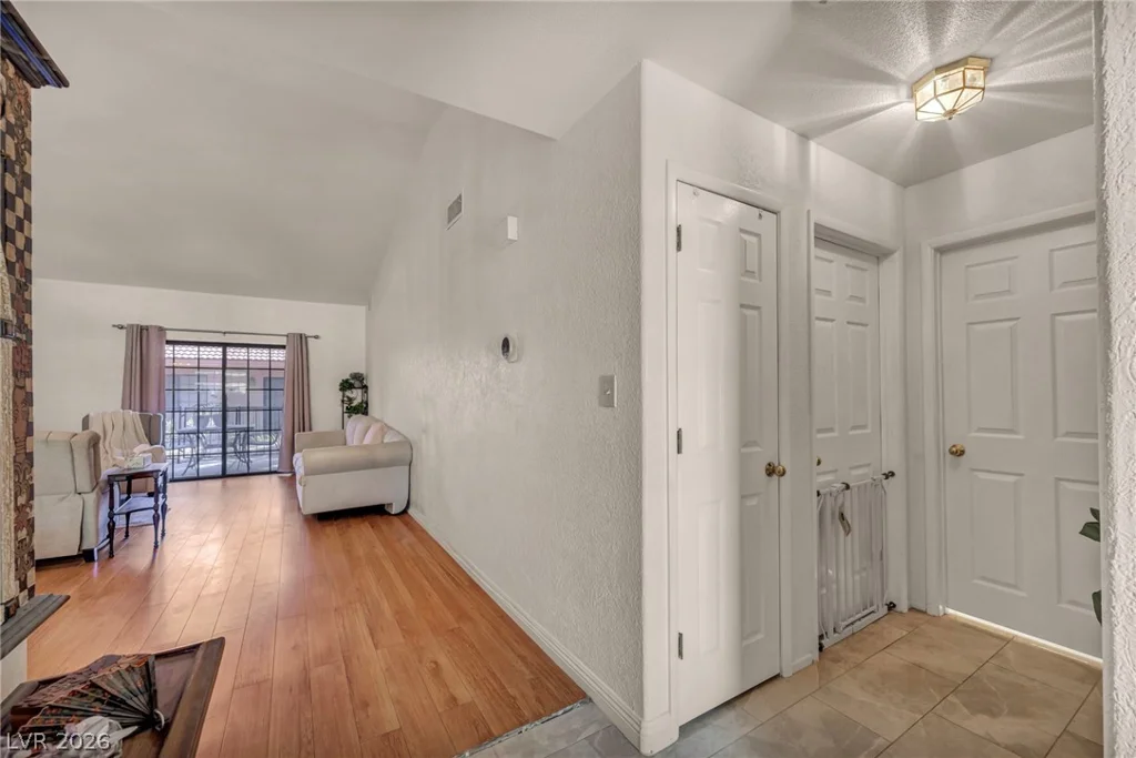2851 Valley View, Las Vegas, NV 89102