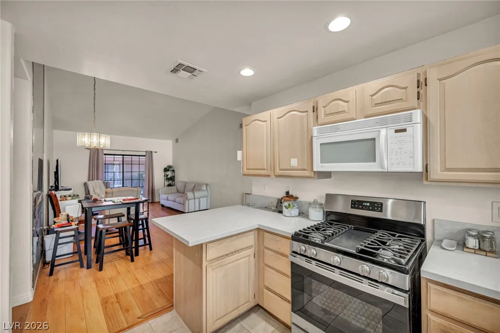 2851 Valley View, Las Vegas, NV 89102