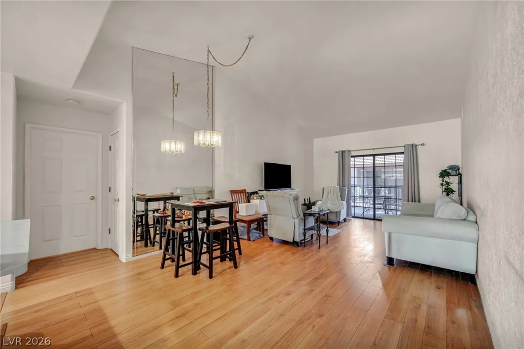 2851 Valley View, Las Vegas, NV 89102