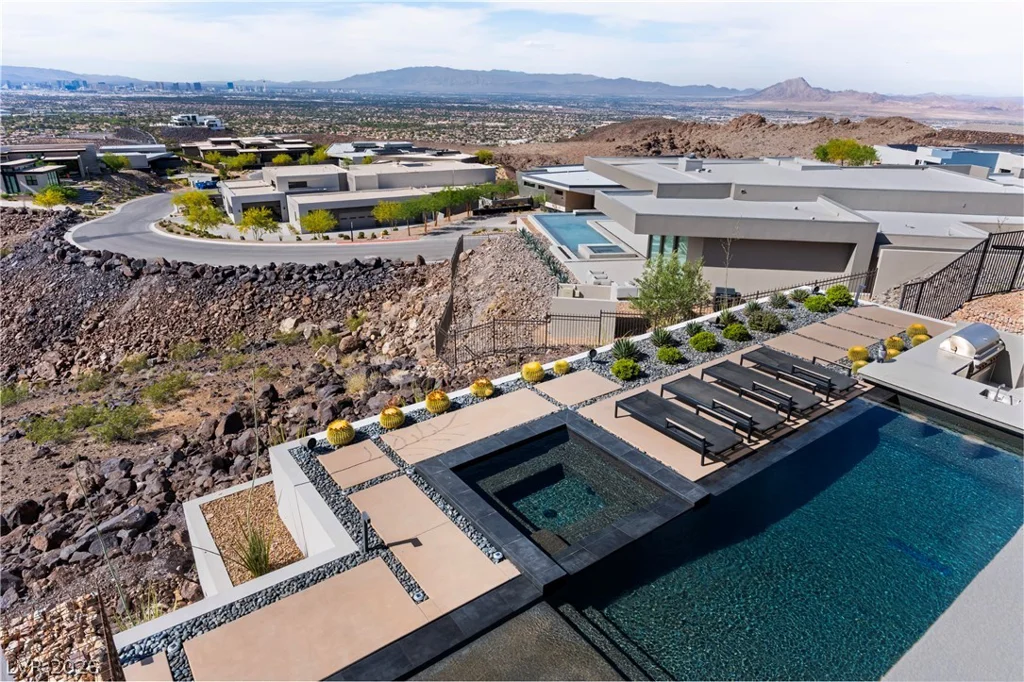 1550 Dragon Crest, Henderson, NV 89012