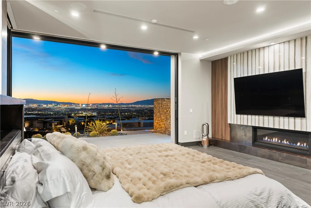 1550 Dragon Crest, Henderson, NV 89012
