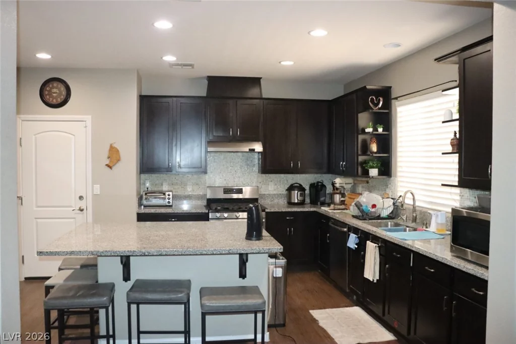 1517 Eagles Pass, North Las Vegas, NV 89084