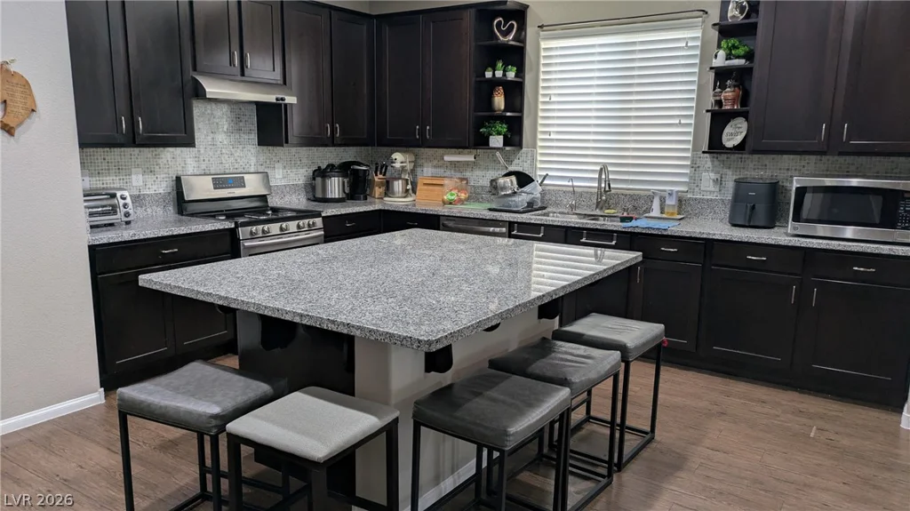 1517 Eagles Pass, North Las Vegas, NV 89084
