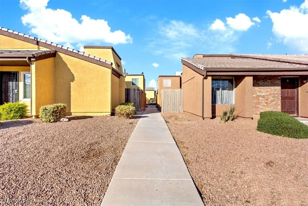 1404 Santa Anita, Las Vegas, NV 89119