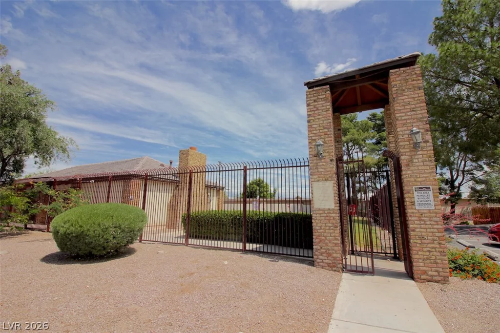 1404 Santa Anita, Las Vegas, NV 89119