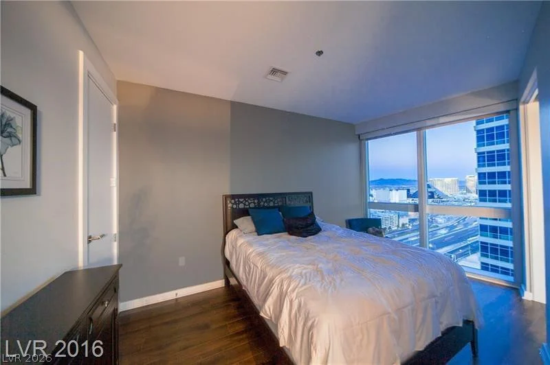 4471 Dean Martin, Las Vegas, NV 89103