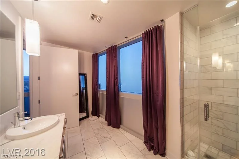 4471 Dean Martin, Las Vegas, NV 89103
