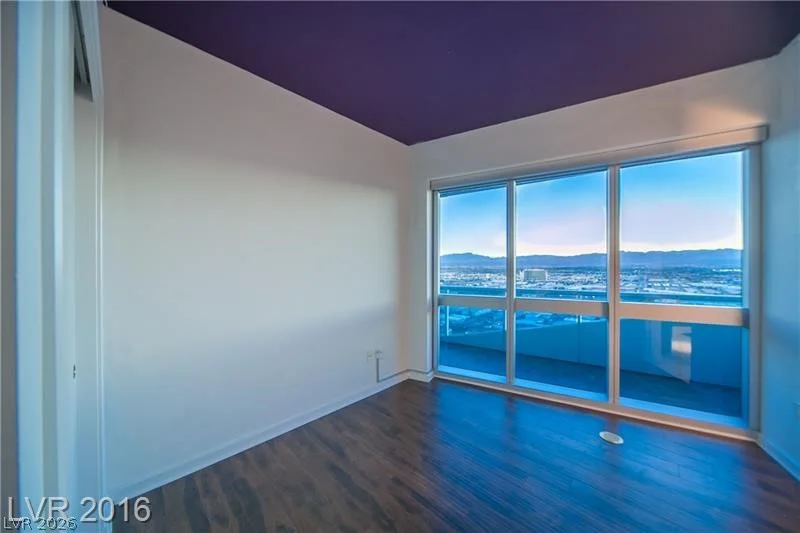 4471 Dean Martin, Las Vegas, NV 89103