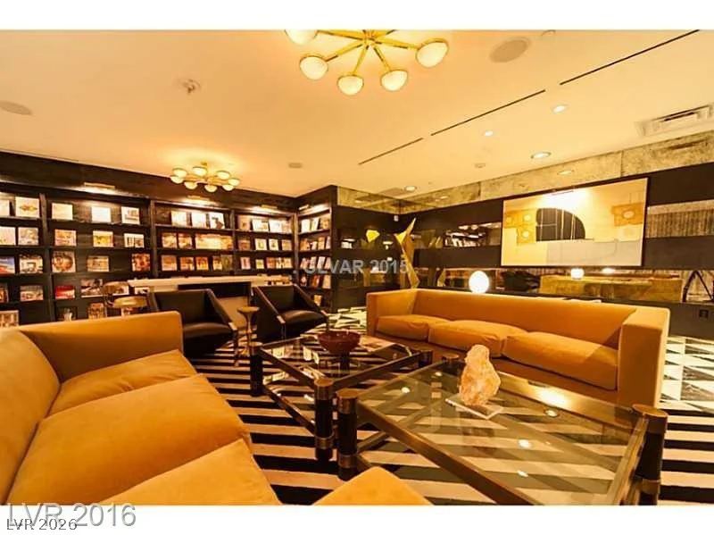 4471 Dean Martin, Las Vegas, NV 89103