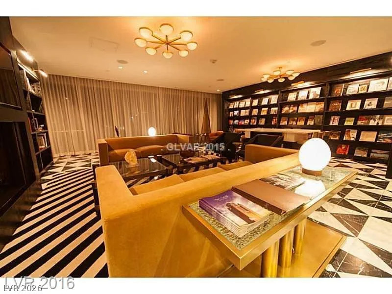 4471 Dean Martin, Las Vegas, NV 89103