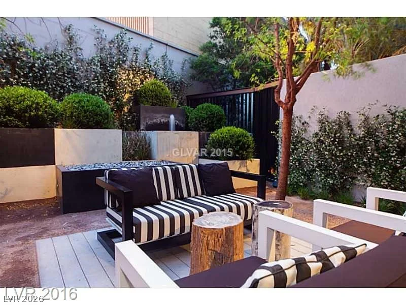 4471 Dean Martin, Las Vegas, NV 89103