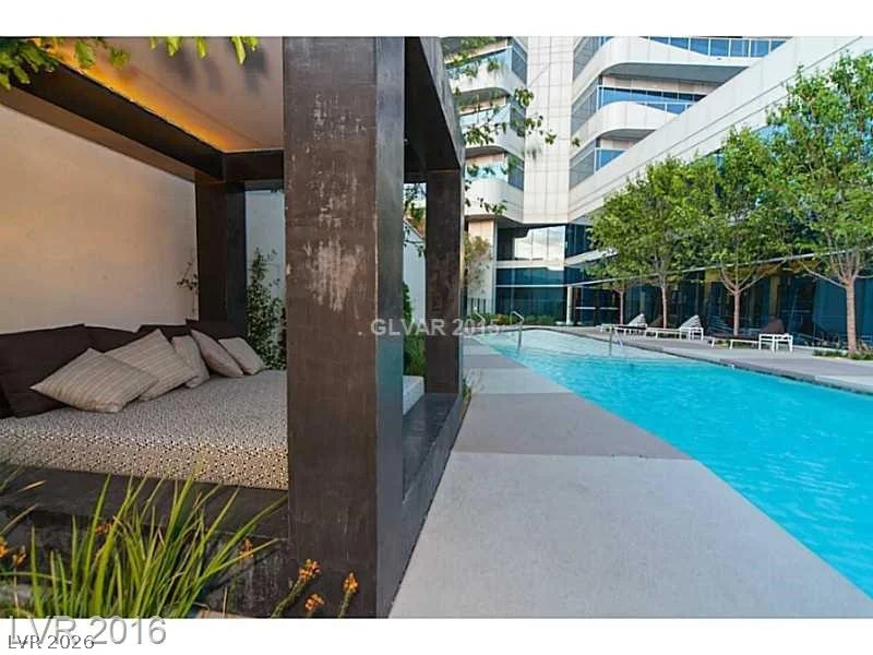 4471 Dean Martin, Las Vegas, NV 89103
