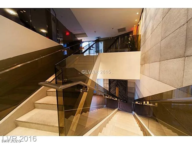 4471 Dean Martin, Las Vegas, NV 89103