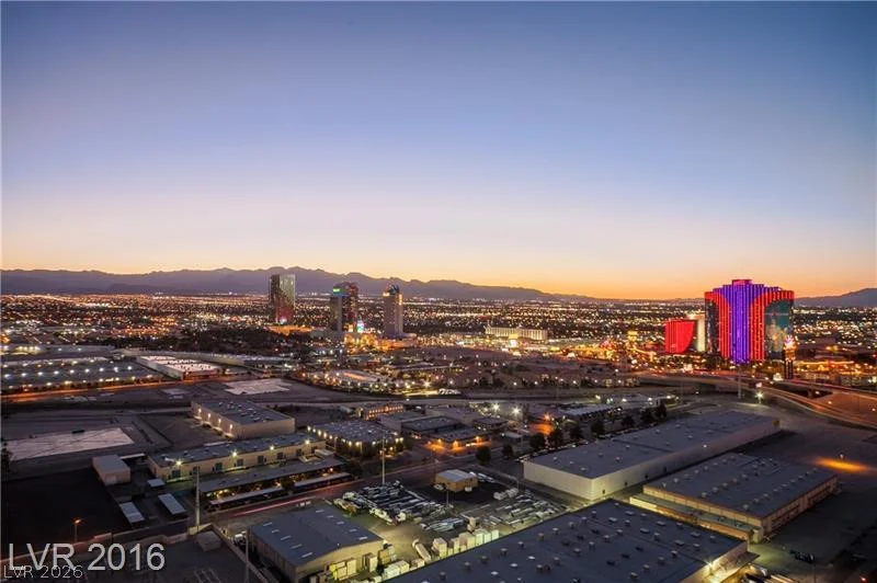 4471 Dean Martin, Las Vegas, NV 89103