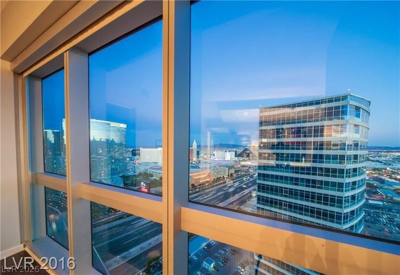 4471 Dean Martin, Las Vegas, NV 89103