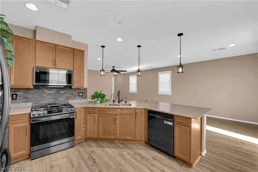 915 Harbor, Henderson, NV 89002