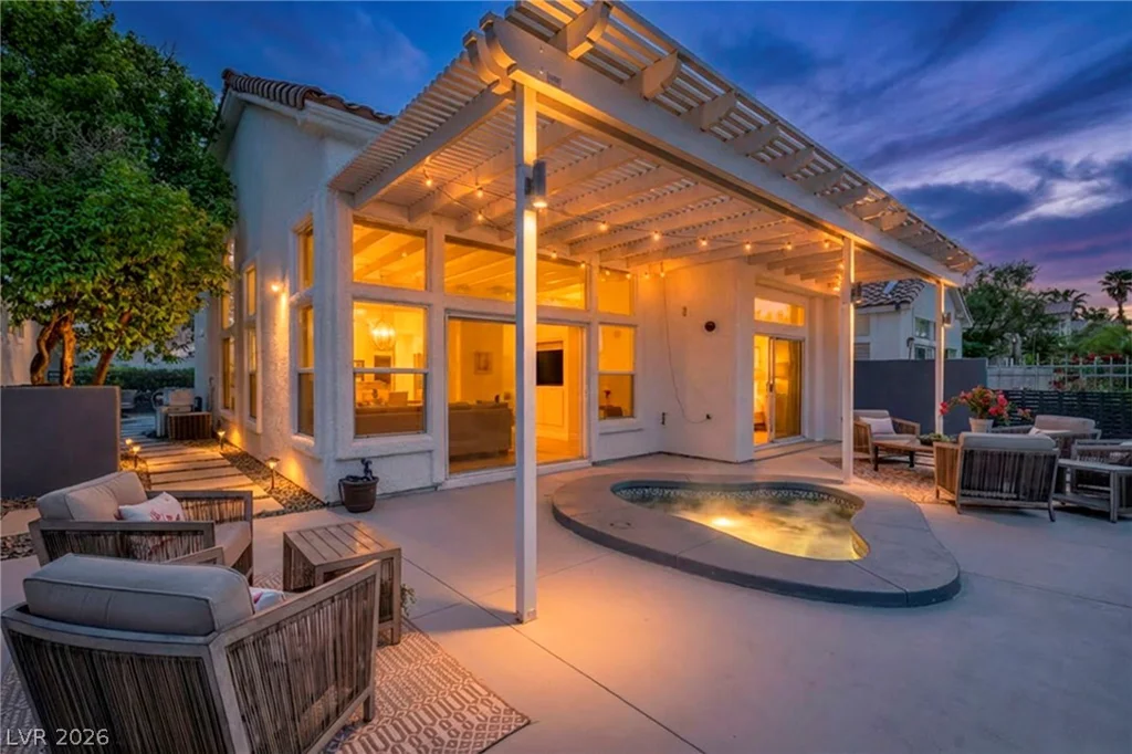 9208 Eagle Ridge, Las Vegas, NV 89134