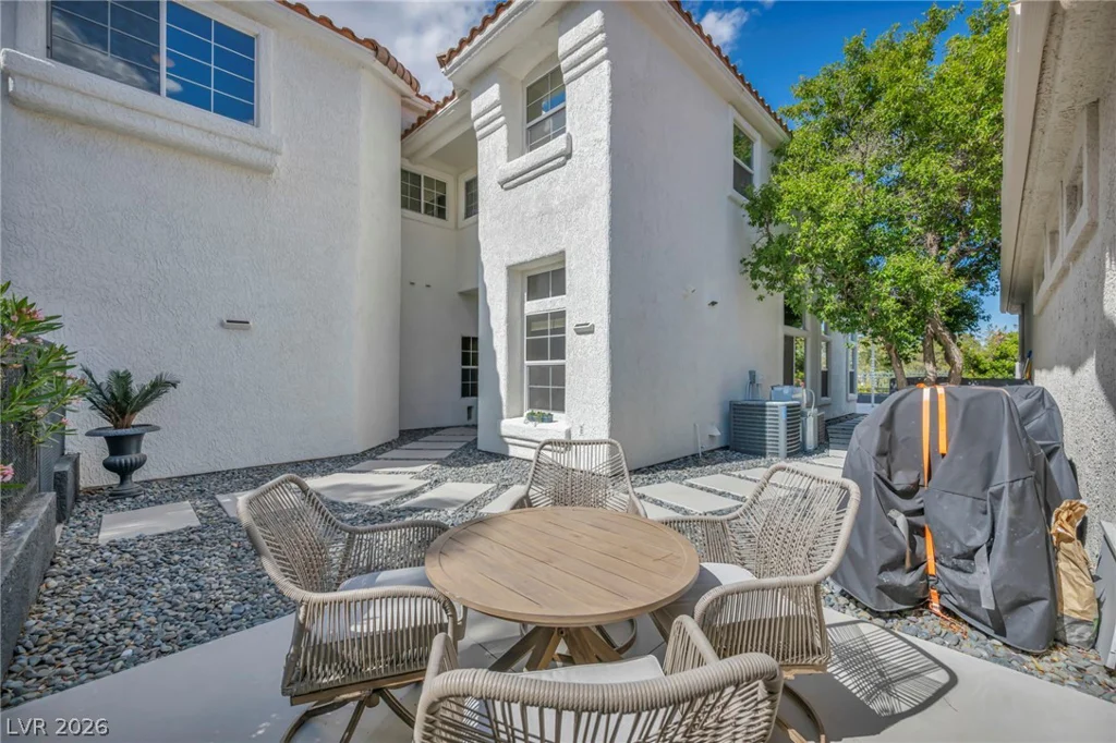 9208 Eagle Ridge, Las Vegas, NV 89134