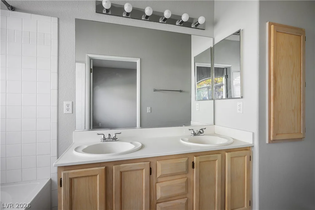5415 Harmon, Las Vegas, NV 89103