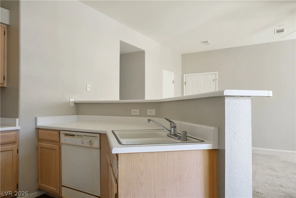 5415 Harmon, Las Vegas, NV 89103