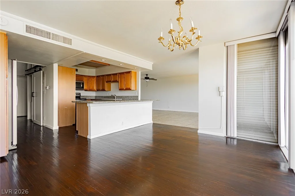 3111 Bel Air, Las Vegas, NV 89109