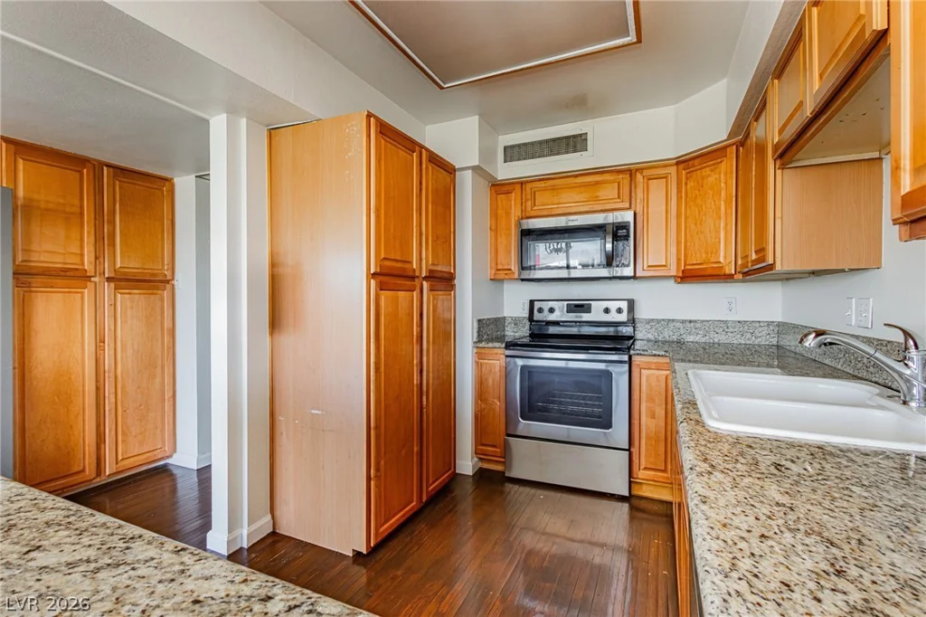 3111 Bel Air, Las Vegas, NV 89109