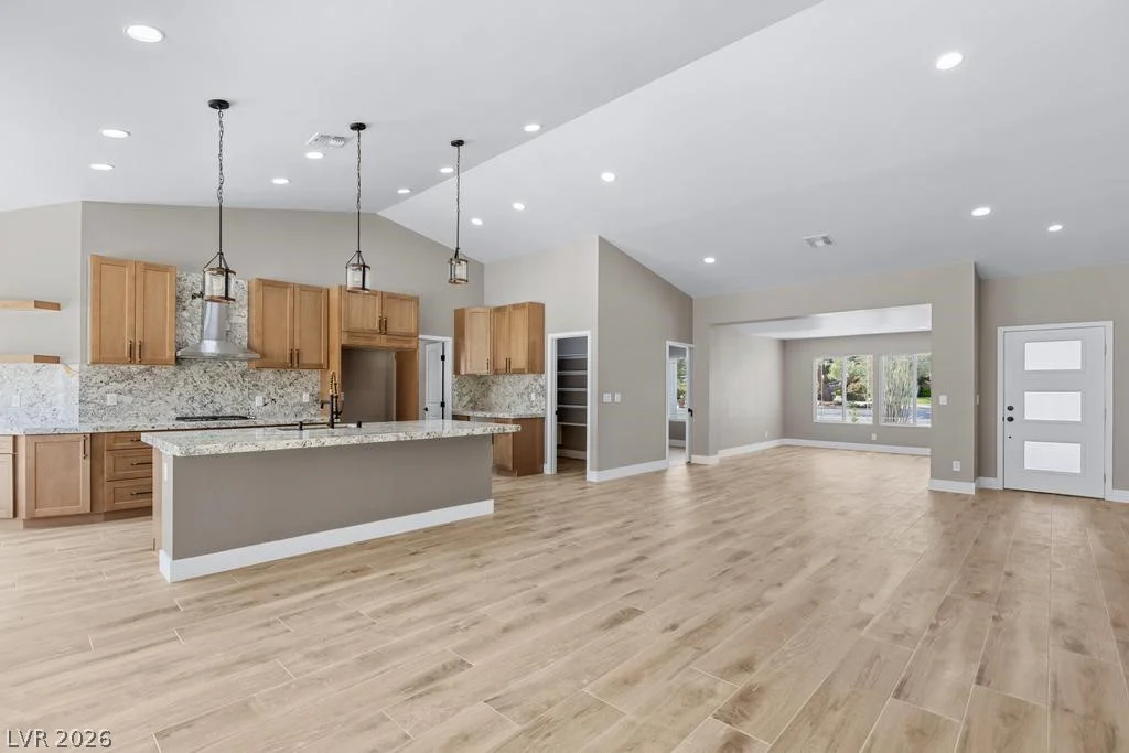 3360 Pioneer, Las Vegas, NV 89129