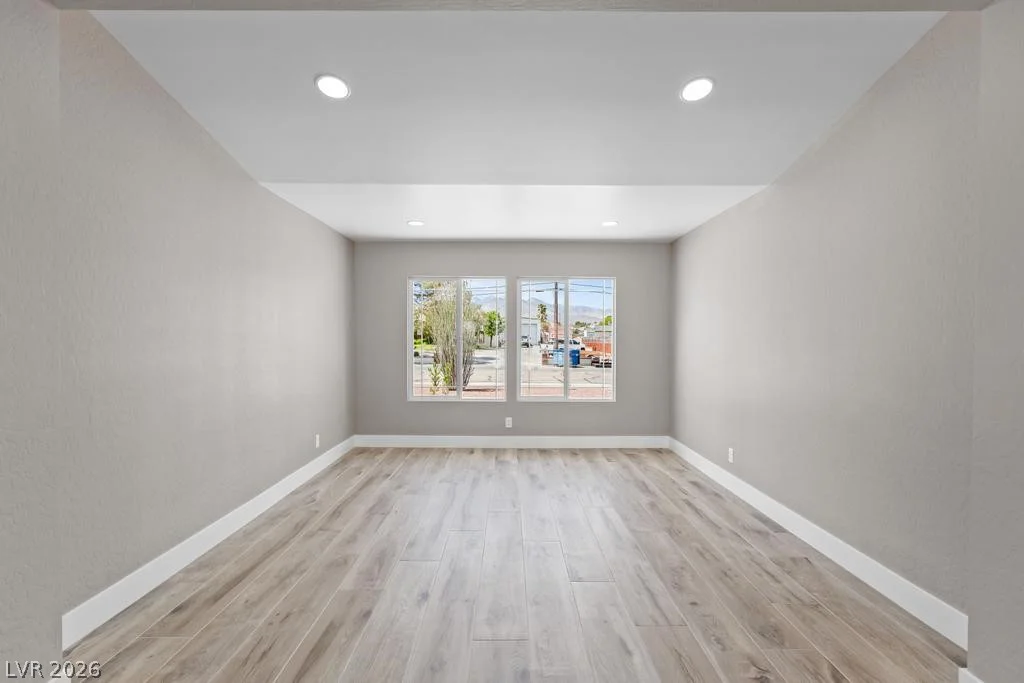 3360 Pioneer, Las Vegas, NV 89129