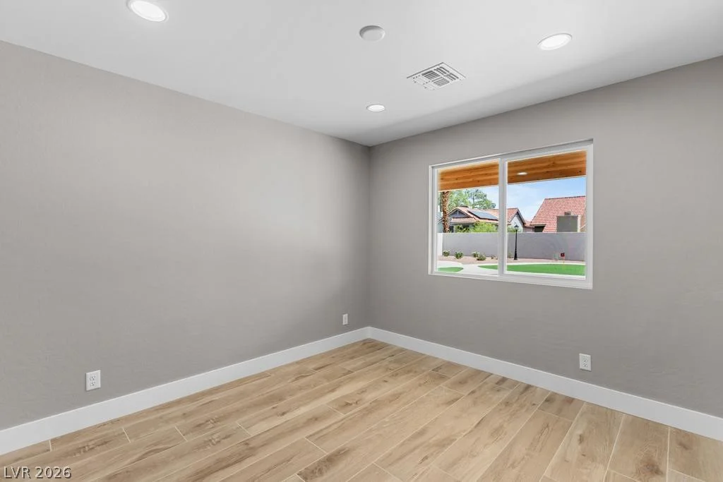 3360 Pioneer, Las Vegas, NV 89129