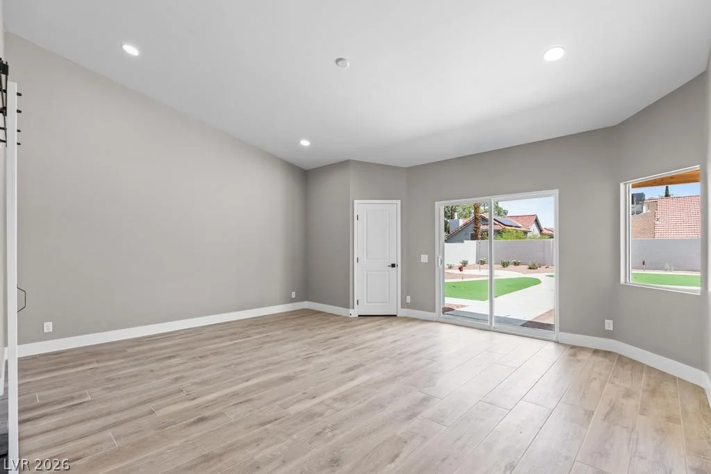3360 Pioneer, Las Vegas, NV 89129